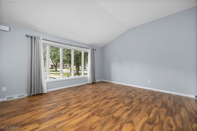 7653 Trenton Trail, Middleburg Heights, OH 44130
