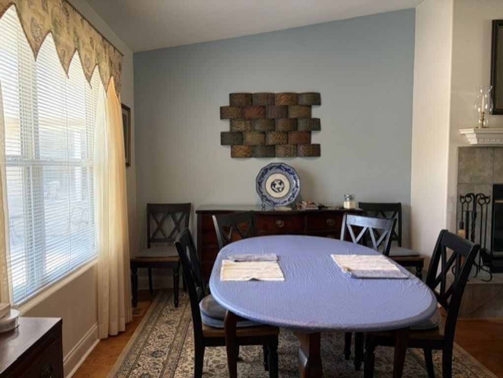 Image 5 of property listing at 1017 31st Street, Peru, IL 61354