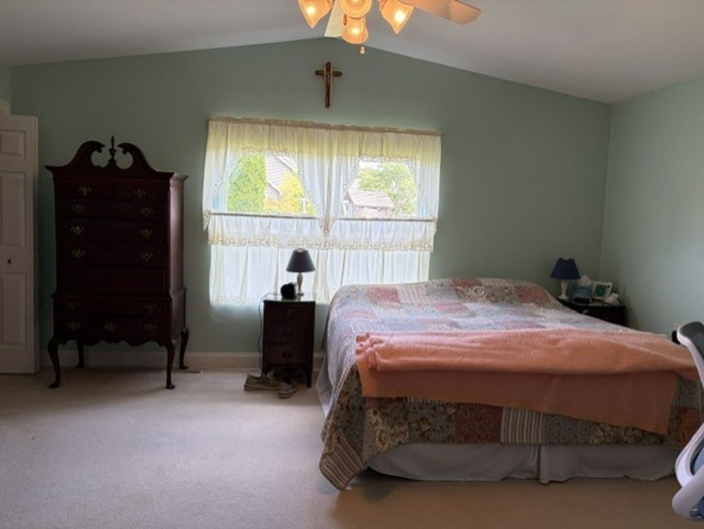 Image 8 of property listing at 1017 31st Street, Peru, IL 61354