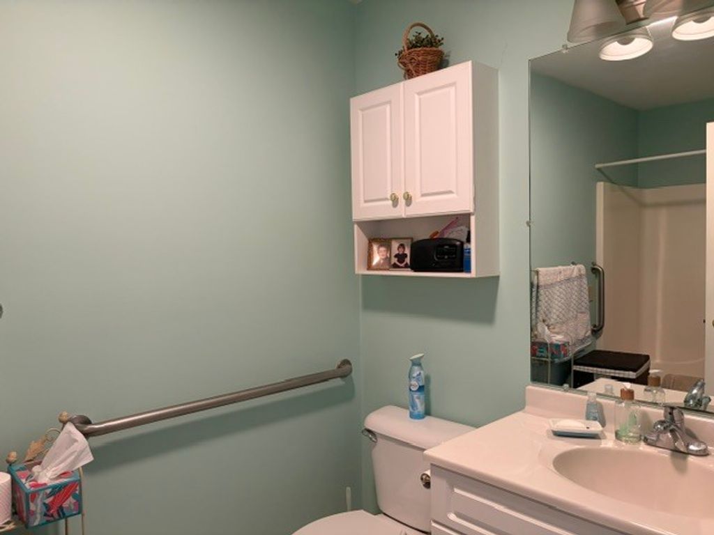 Image 10 of property listing at 1017 31st Street, Peru, IL 61354