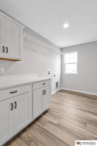 4518 S 215th Avenue, Elkhorn, NE 68022