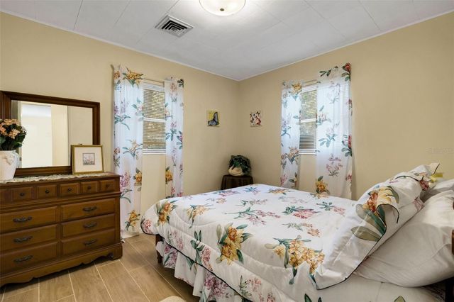 2354 LAKEVIEW DRIVE, Haines City, FL 33844