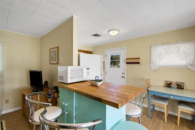 2354 LAKEVIEW DRIVE, Haines City, FL 33844