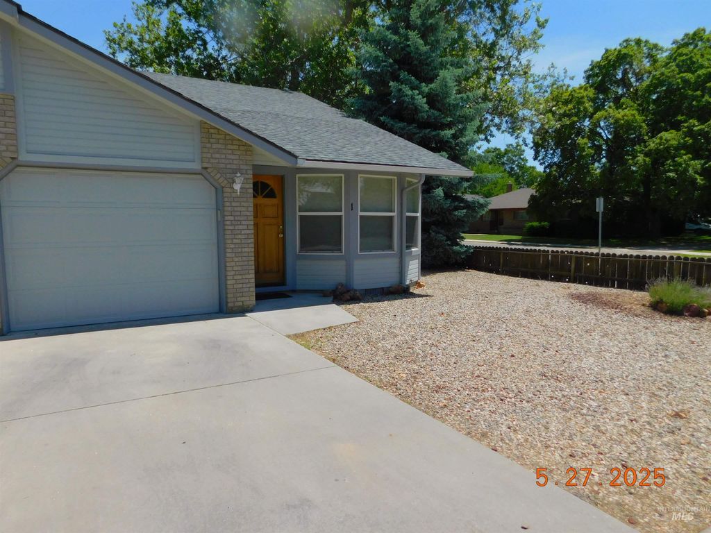 804 E Main Street 1, Emmett, ID 83617
