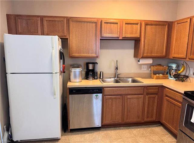 418 Teton CIR, Suffolk, VA 23435