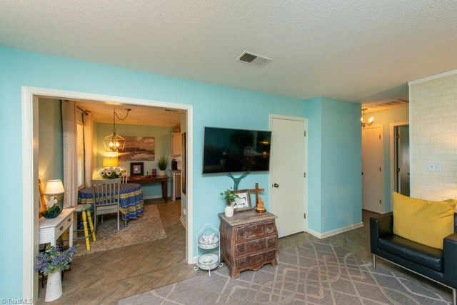 397 James Court, High Point, NC 27265
