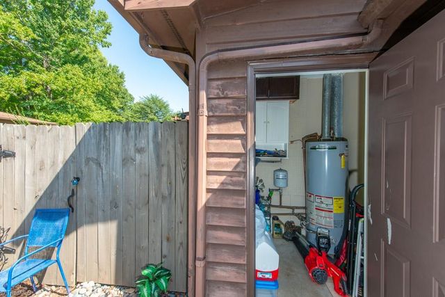 397 James Court, High Point, NC 27265