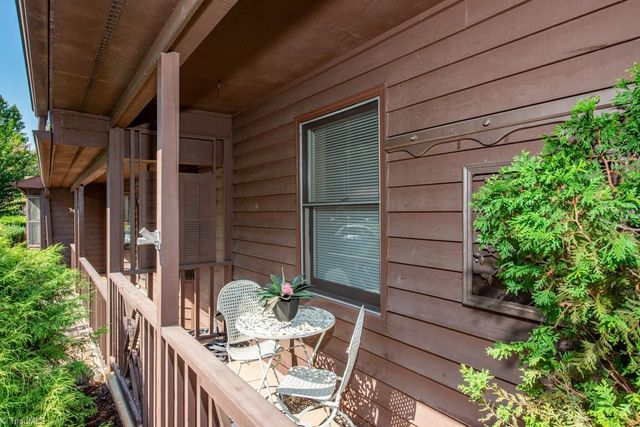 397 James Court, High Point, NC 27265