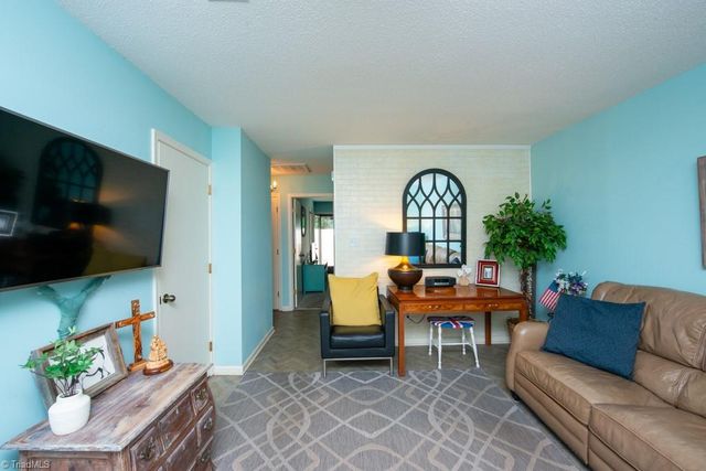 397 James Court, High Point, NC 27265
