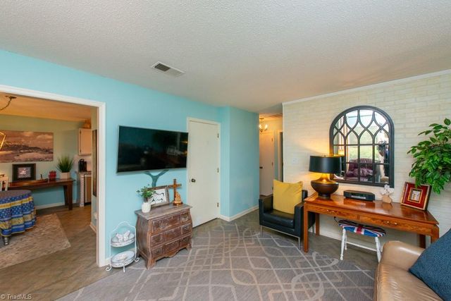 397 James Court, High Point, NC 27265