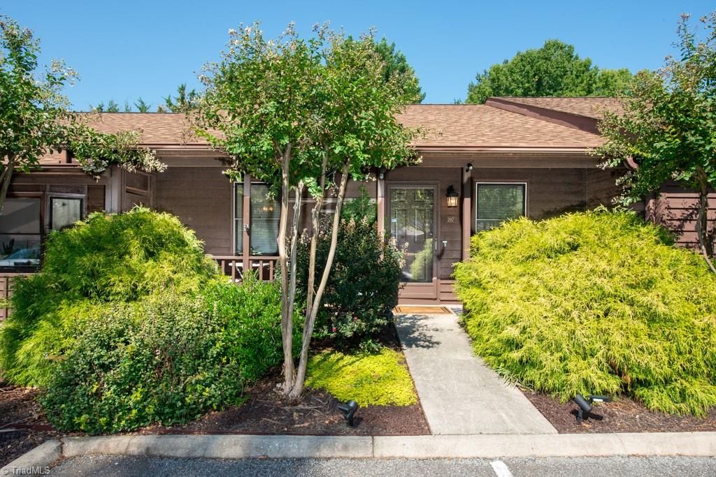 397 James Court, High Point, NC 27265
