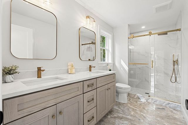 5 Ciaramitaro Ct, Gloucester, MA 01930