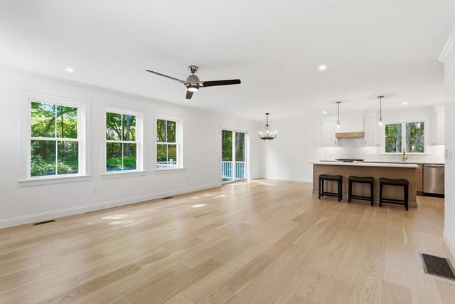 5 Ciaramitaro Ct, Gloucester, MA 01930