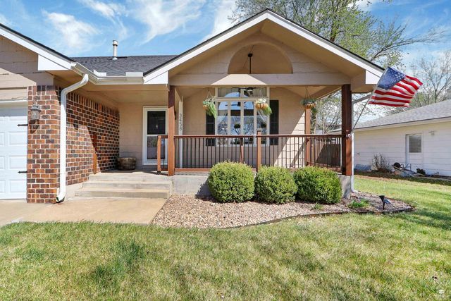 3458 Treesmill Drive, Manhattan, KS 66503