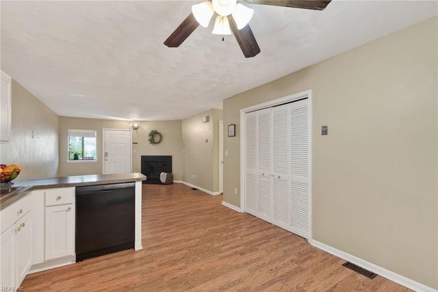 225 A View Ave Apt 109, Norfolk, VA 23503
