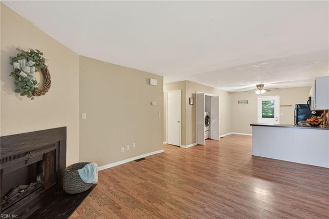225 A View Ave Apt 109, Norfolk, VA 23503