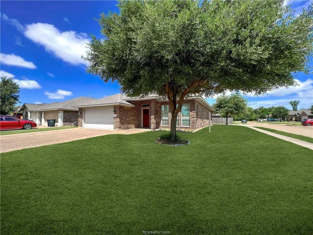 1027 Emerald Dove Avenue, College Station, TX 77845