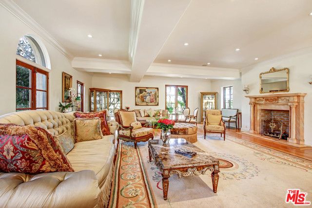 725 N Foothill Road, Beverly Hills, CA 90210