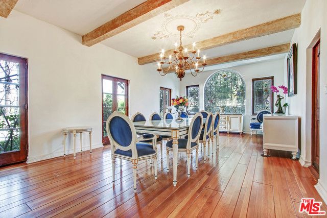 725 N Foothill Road, Beverly Hills, CA 90210