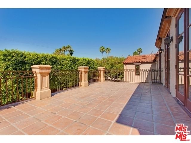 725 N Foothill Road, Beverly Hills, CA 90210