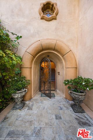 725 N Foothill Road, Beverly Hills, CA 90210