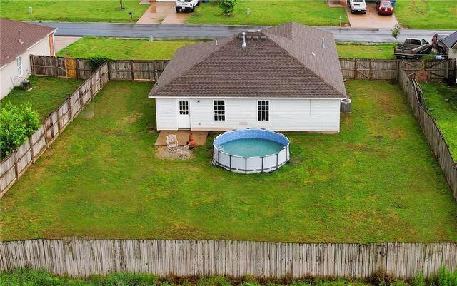 509 SW Persimmon Street, Gravette, AR 72736
