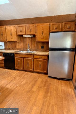 10400 HUNTER RIDGE DR, Oakton, VA 22124