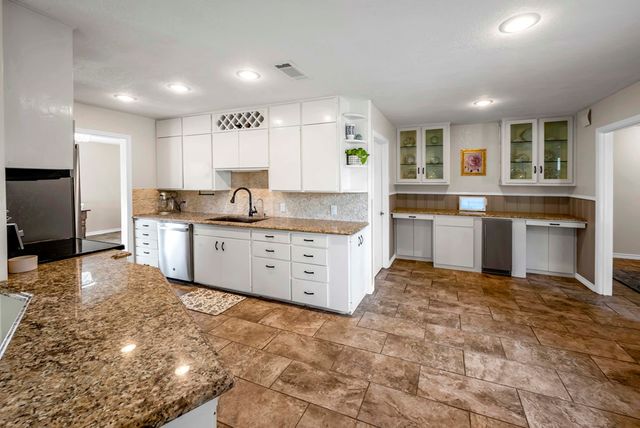 1604 N N St, Midland, TX 79701