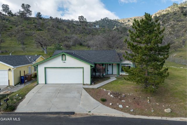 21276 White Pine Drive 39, Tehachapi, CA 93561