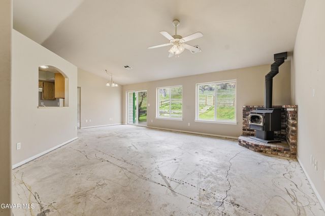 21276 White Pine Drive 39, Tehachapi, CA 93561