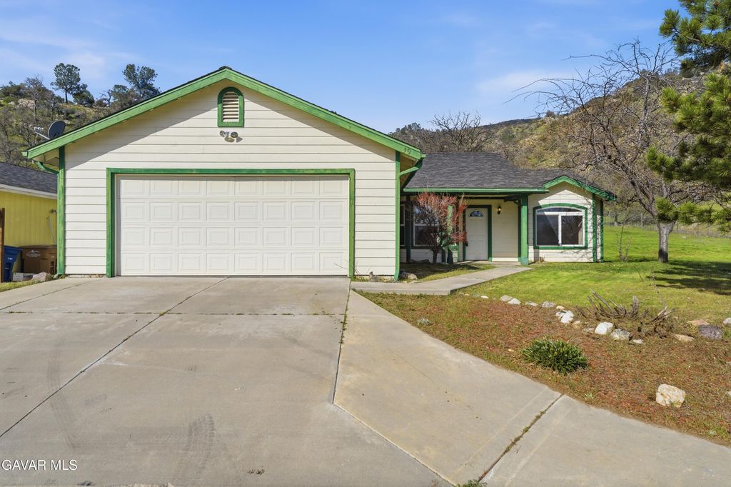 21276 White Pine Drive 39, Tehachapi, CA 93561