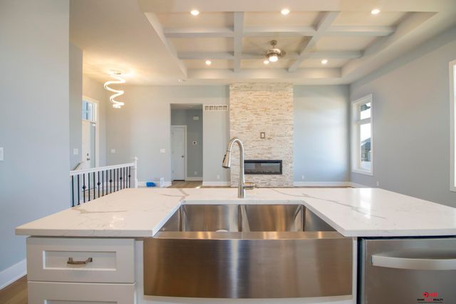 929 N 106Th Street, Lincoln, NE 68527