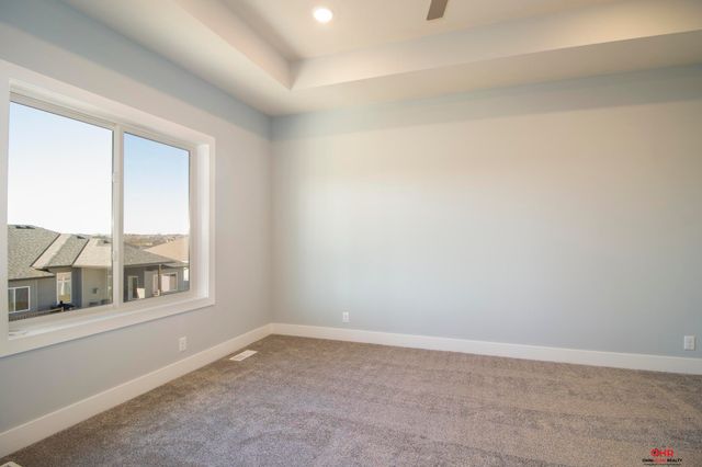 929 N 106Th Street, Lincoln, NE 68527