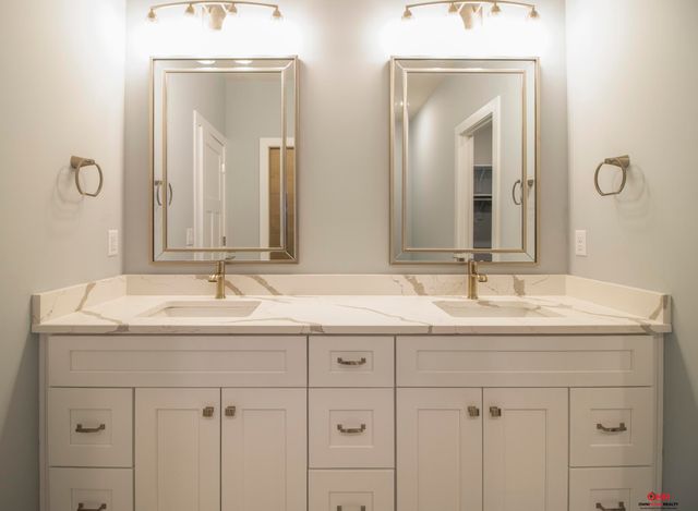 929 N 106Th Street, Lincoln, NE 68527