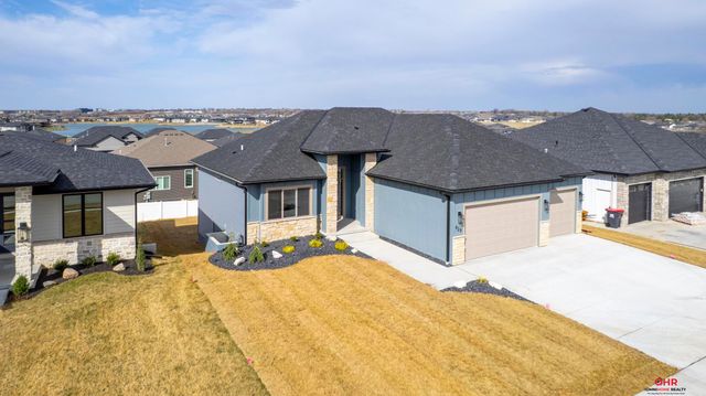 929 N 106Th Street, Lincoln, NE 68527