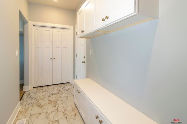 929 N 106Th Street, Lincoln, NE 68527