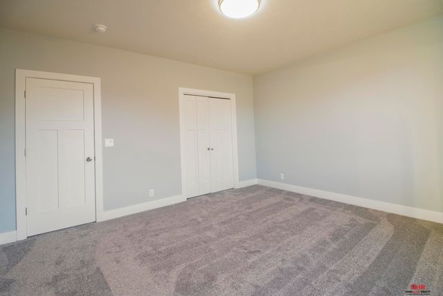 929 N 106Th Street, Lincoln, NE 68527