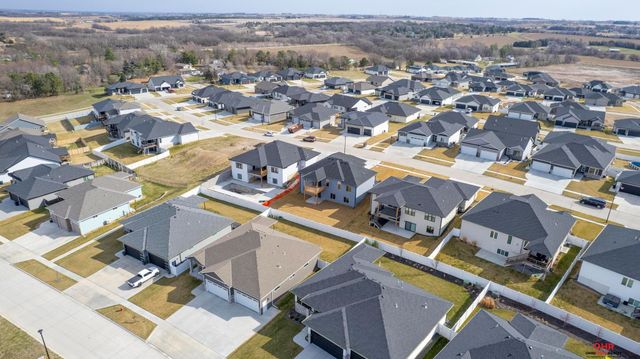 929 N 106Th Street, Lincoln, NE 68527