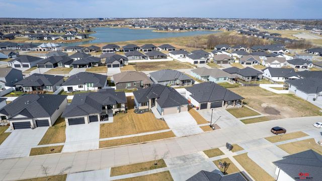 929 N 106Th Street, Lincoln, NE 68527