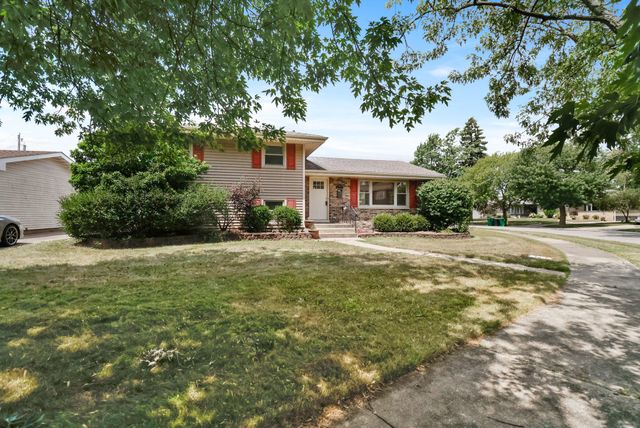 9554 Crestwood Avenue, Munster, IN 46321