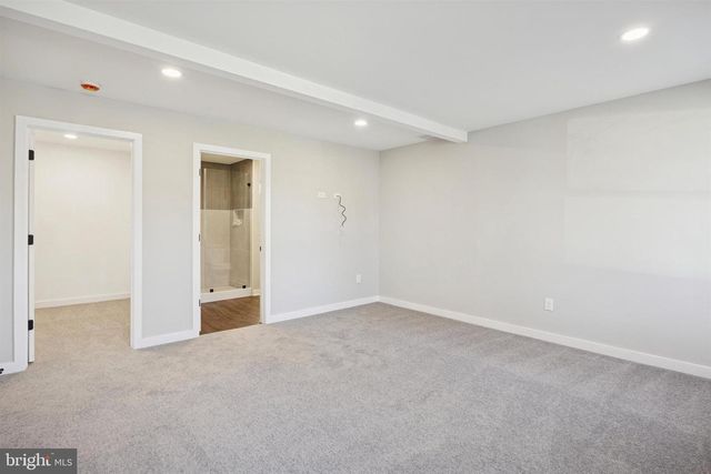 27 ALMOND LN, Levittown, PA 19055