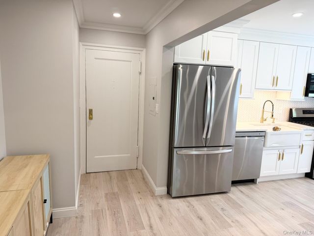 1271 California Road D-3, Eastchester, NY 10709