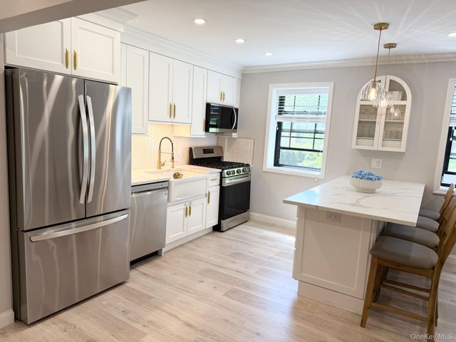 1271 California Road D-3, Eastchester, NY 10709