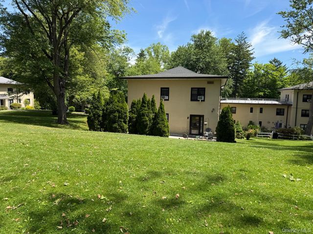 1271 California Road D-3, Eastchester, NY 10709