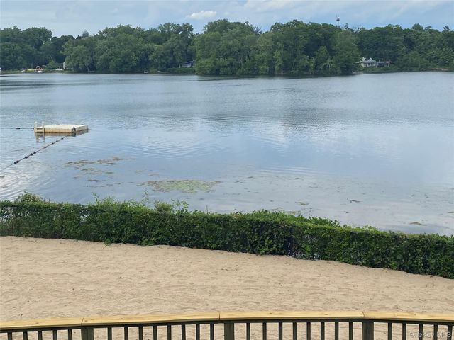1271 California Road D-3, Eastchester, NY 10709