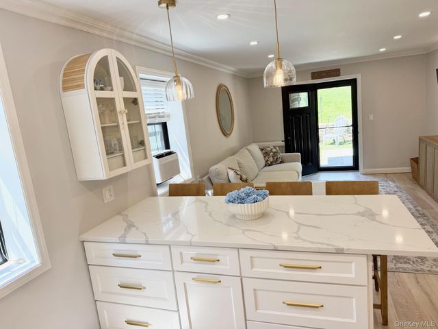 1271 California Road D-3, Eastchester, NY 10709