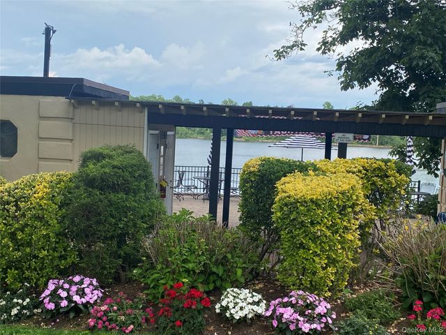 1271 California Road D-3, Eastchester, NY 10709