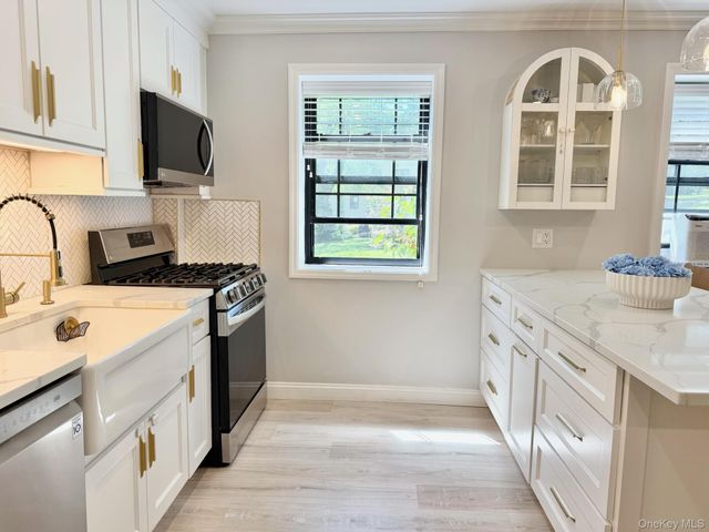 1271 California Road D-3, Eastchester, NY 10709
