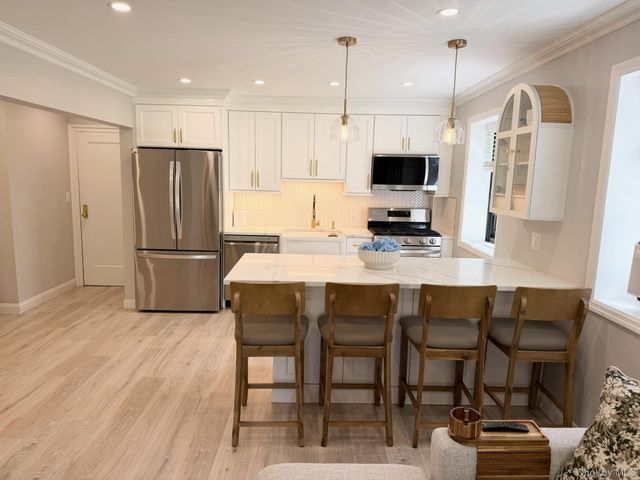 1271 California Road D-3, Eastchester, NY 10709