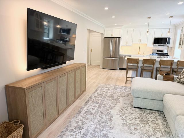 1271 California Road D-3, Eastchester, NY 10709